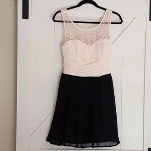 Light Pink & Black Formal PROM Sleeveless Dress.